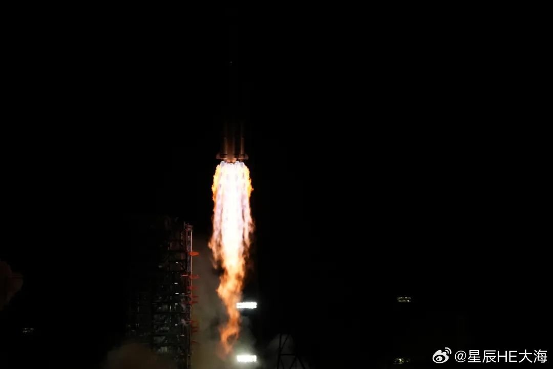 长征五号B火箭成功发射卫星互联网低轨卫星，中国卫星互联网建设的重要里程碑