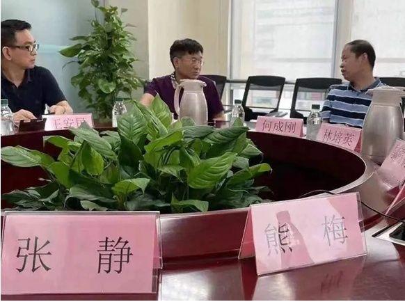 双张奔赴，跨越国界的爱情